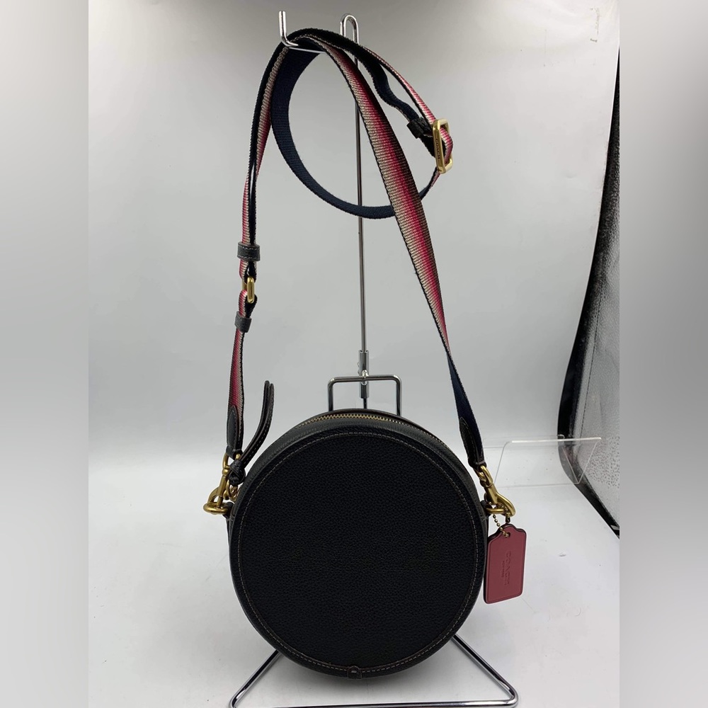 Coach Kia circle  women shoulder black, pink
